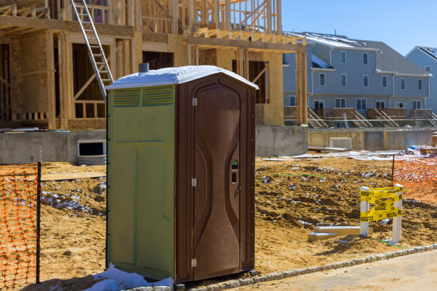 Best Portable restroom trailer rental  in Janesville, CA